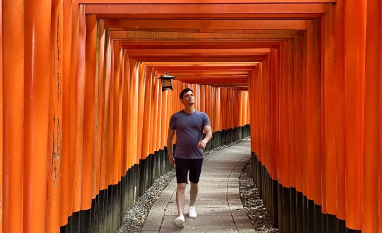 A Better Way to Stay Connected When You Travel