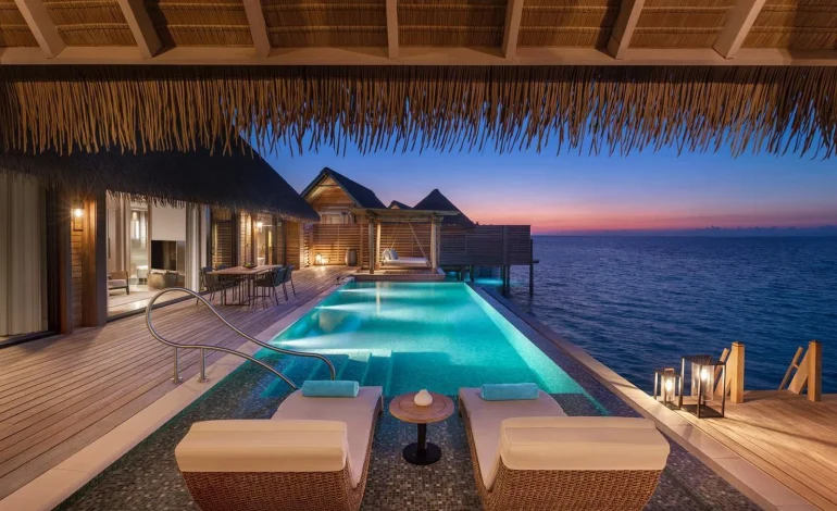 How rare are standard awards at Waldorf Astoria Maldives?